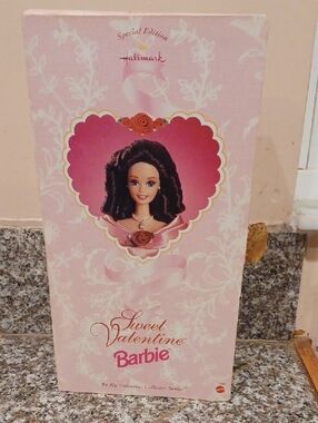Hallmark Pink Sweet Valentine Barbie Collector 1995